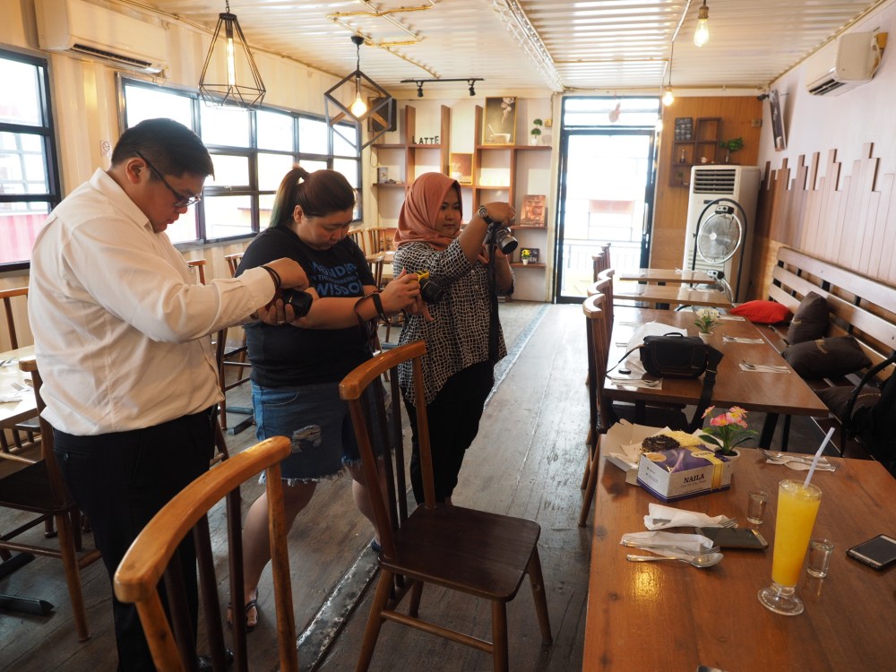 OLYMPUS DIGITAL CAMERA